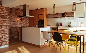 Central Modern Design Apartment