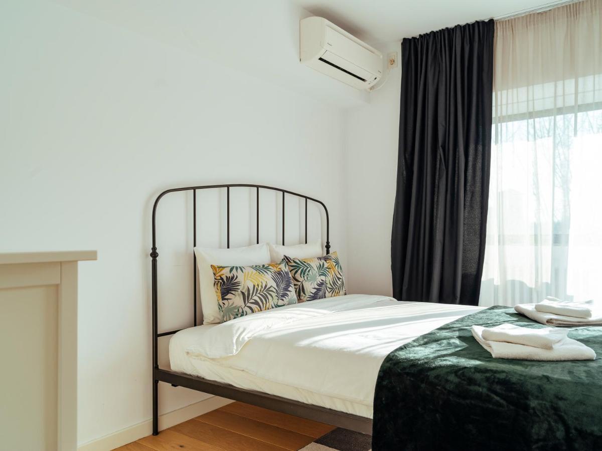 Central Modern Design Apartment Bucureşti Exterior foto