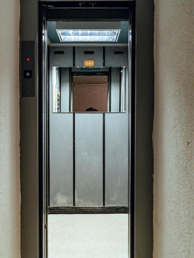 Central Modern Design Apartment Bucureşti Exterior foto